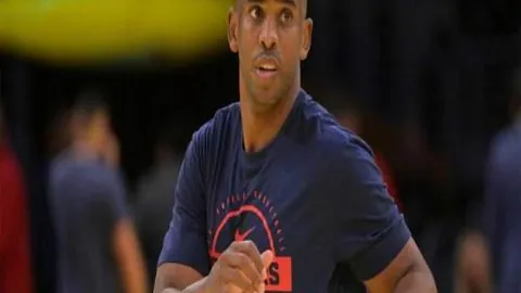 迎战寒潮，护航返程高峰，保障旅客安全出行